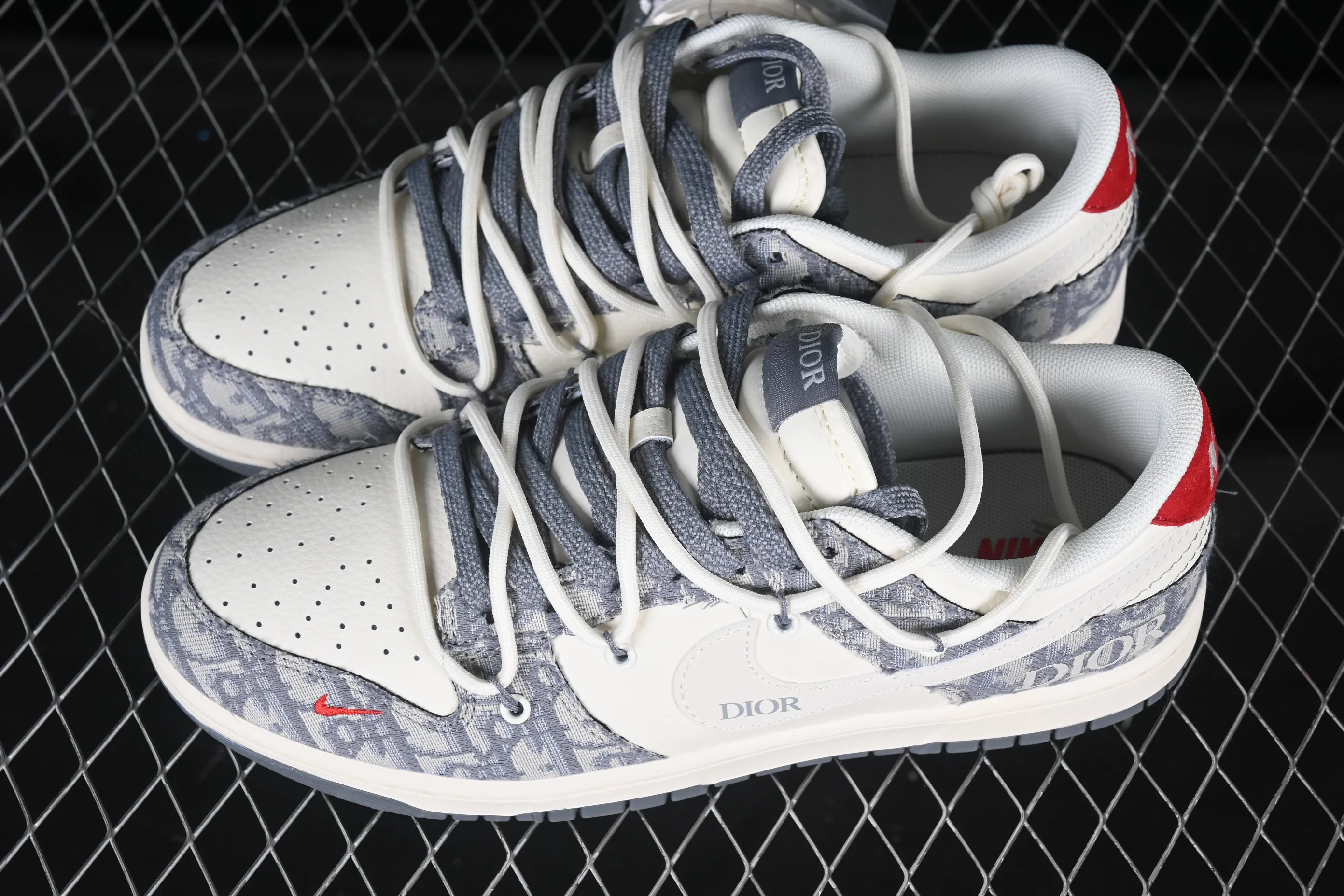 All categories Nk SB Dunk Series Nk SB Dunk Low High-end customized low-top sneakers Nike SB Dunk Low Dior co-branded strap woven white hook Anniversary high-end customized low-top casual sneakers SJ2068-316